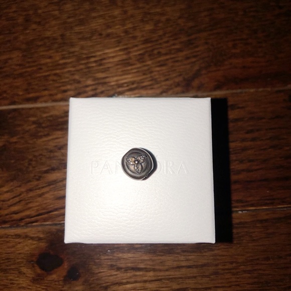 Pandora Cupcake Charm - Picture 5 of 6